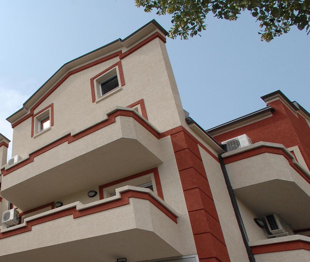 Prenociste Konstantin 2008 Hotel Nis Exterior photo